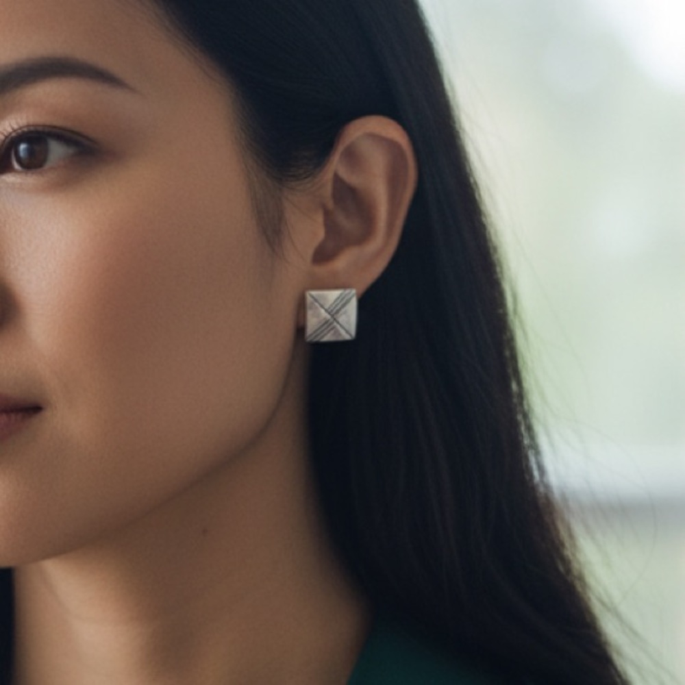 Joe Delgarito great shape Native American tribal Navajo square sterling earrings - Picture 8 of 8